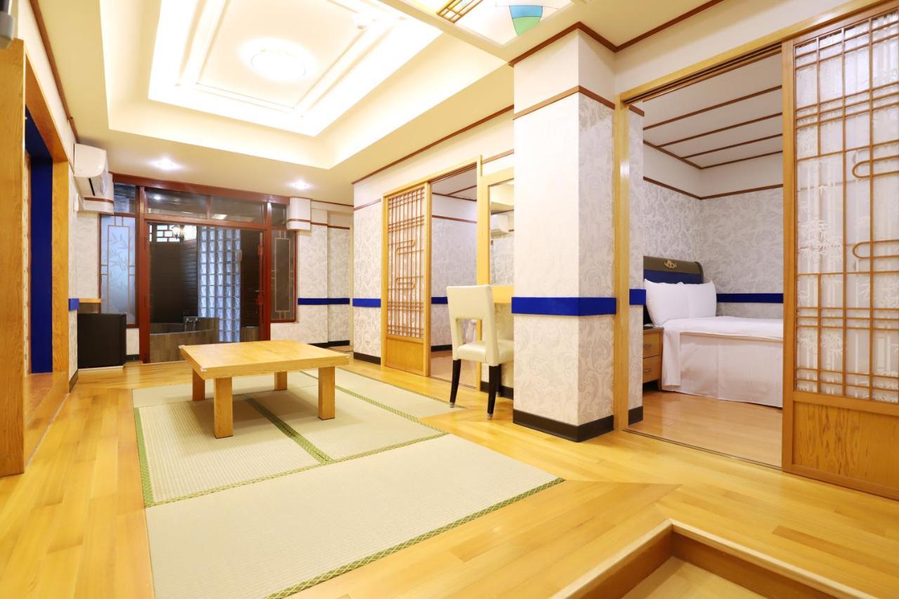 Phoenix Pavilion Hot Spring Hotel Taipei Esterno foto