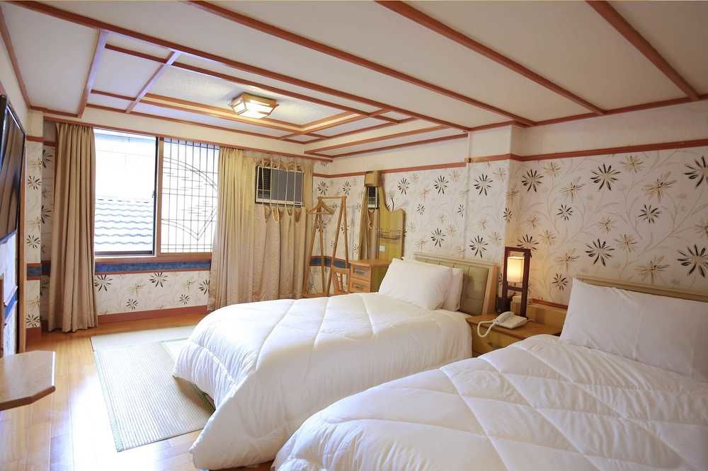 Phoenix Pavilion Hot Spring Hotel Taipei Esterno foto